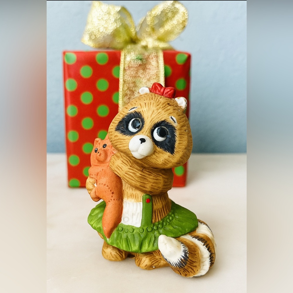 Vintage 1984 Enesco Kathy Wise Raccoon Figurine – Holiday Gift Collectible